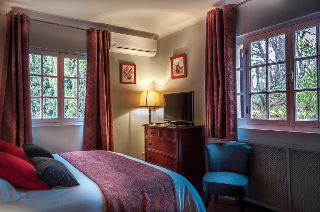 Le Clos Des Canebiers Acomodação com café da manhã Grasse Quarto foto